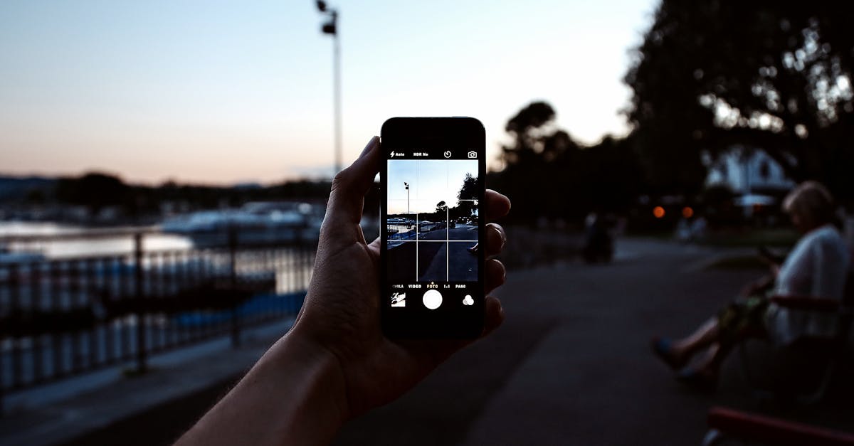 découvrez les réseaux intelligents (smart grids) : une technologie innovante qui optimise la distribution et la consommation d'énergie, favorisant l'efficacité énergétique et les énergies renouvelables. apprenez comment ces systèmes connectés transforment notre manière de gérer l'électricité pour un avenir plus durable.