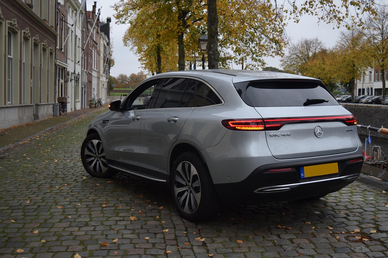 découvrez tout sur les véhicules électriques : avantages, fonctionnement, modèles disponibles et impact environnemental pour une mobilité durable.