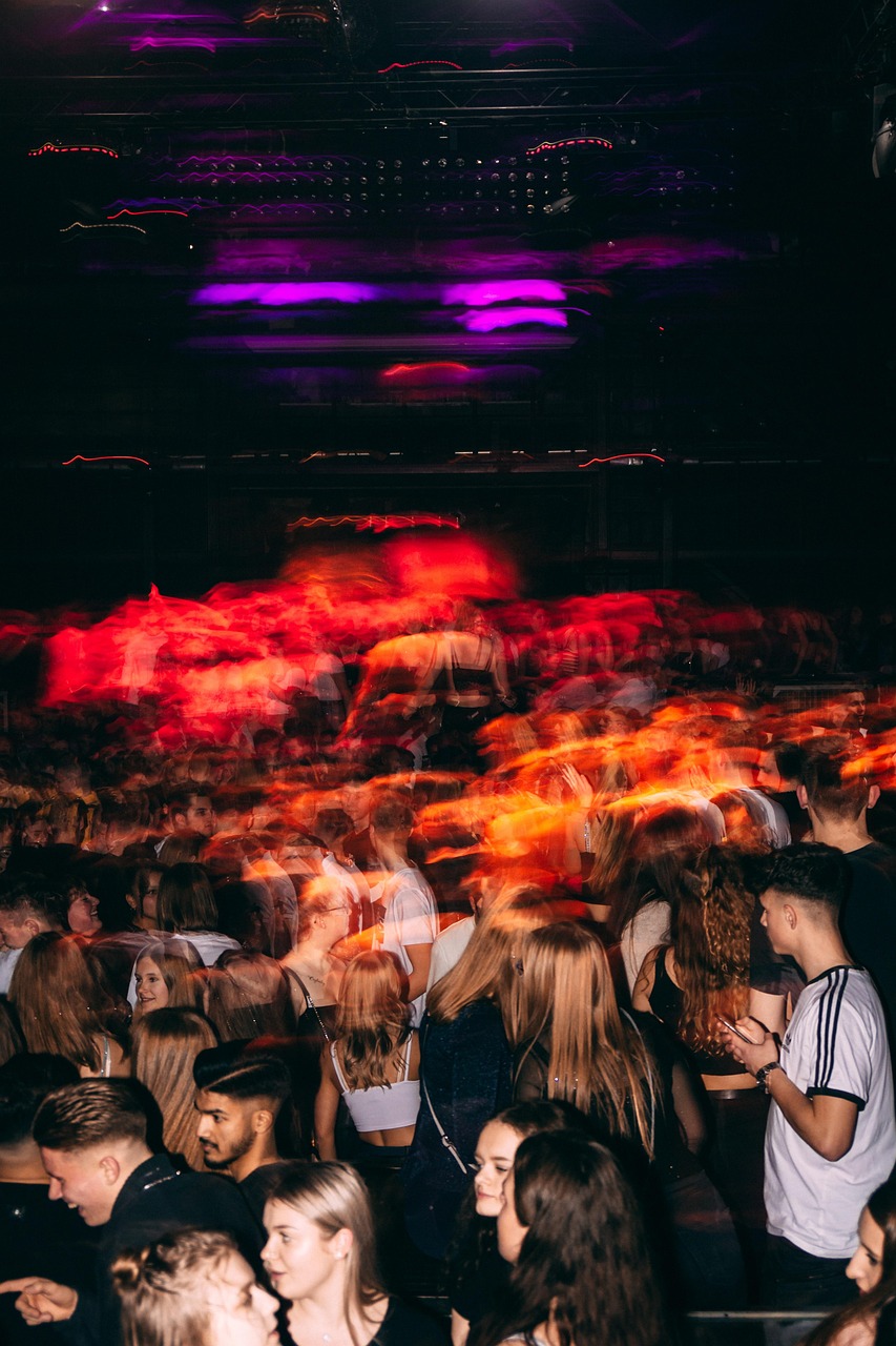 découvrez notre festival de musique incontournable, où se mêlent performances en direct, ambiance festive et moments inoubliables pour tous les amateurs de musique.
