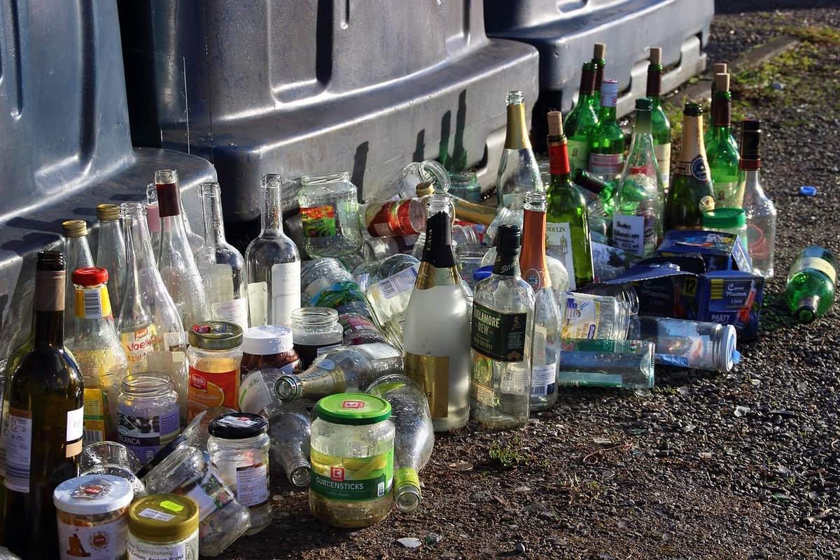 Le jour où j’ai découvert la vérité sur le recyclage des bouteilles en verre : pourquoi j’ai cessé de les déposer dans le bac de tri